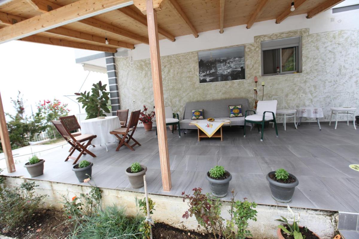 outdoor BBQ area