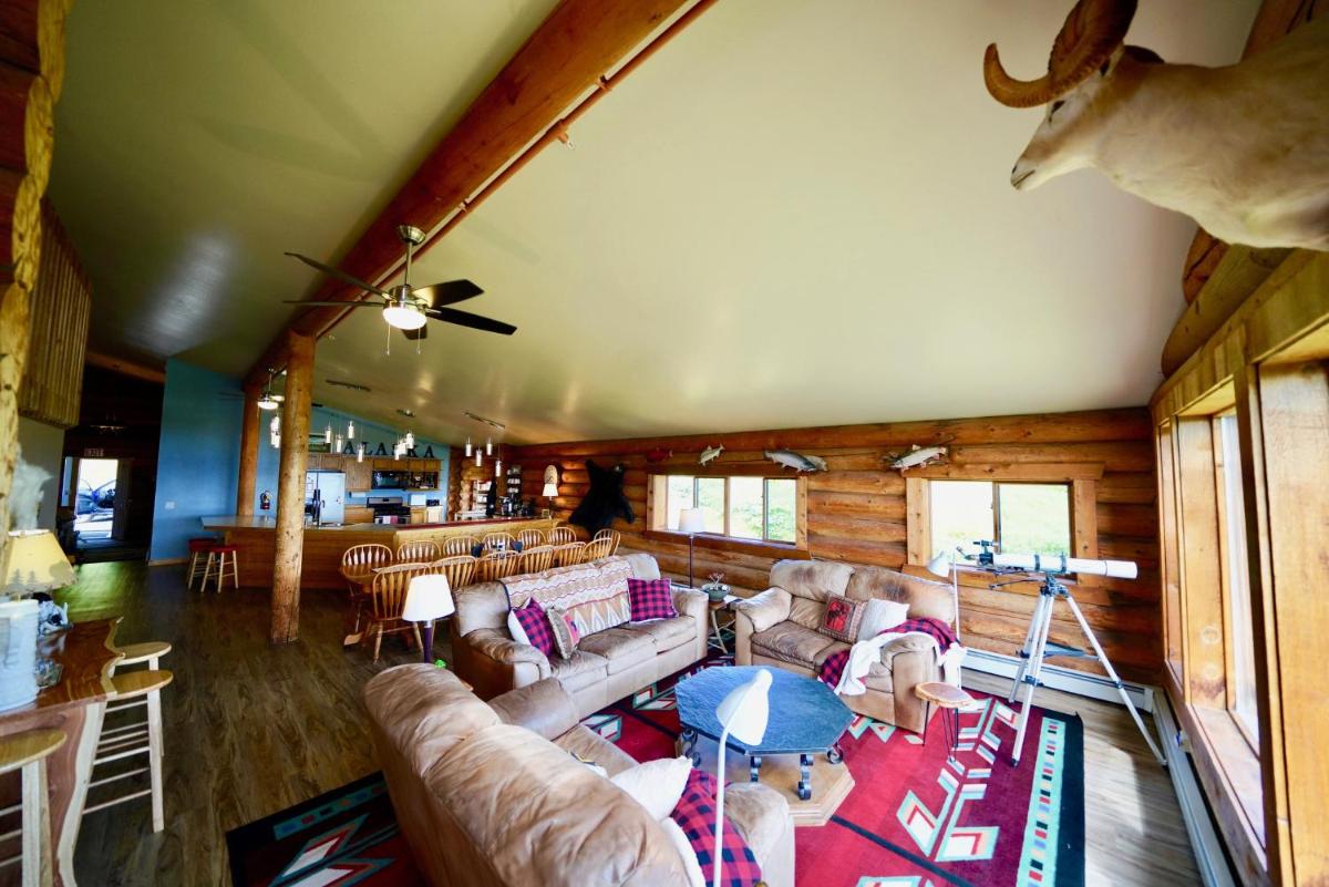 Homer Vacations - Flat Fish Lodge BB and Event Center - Property Image 1