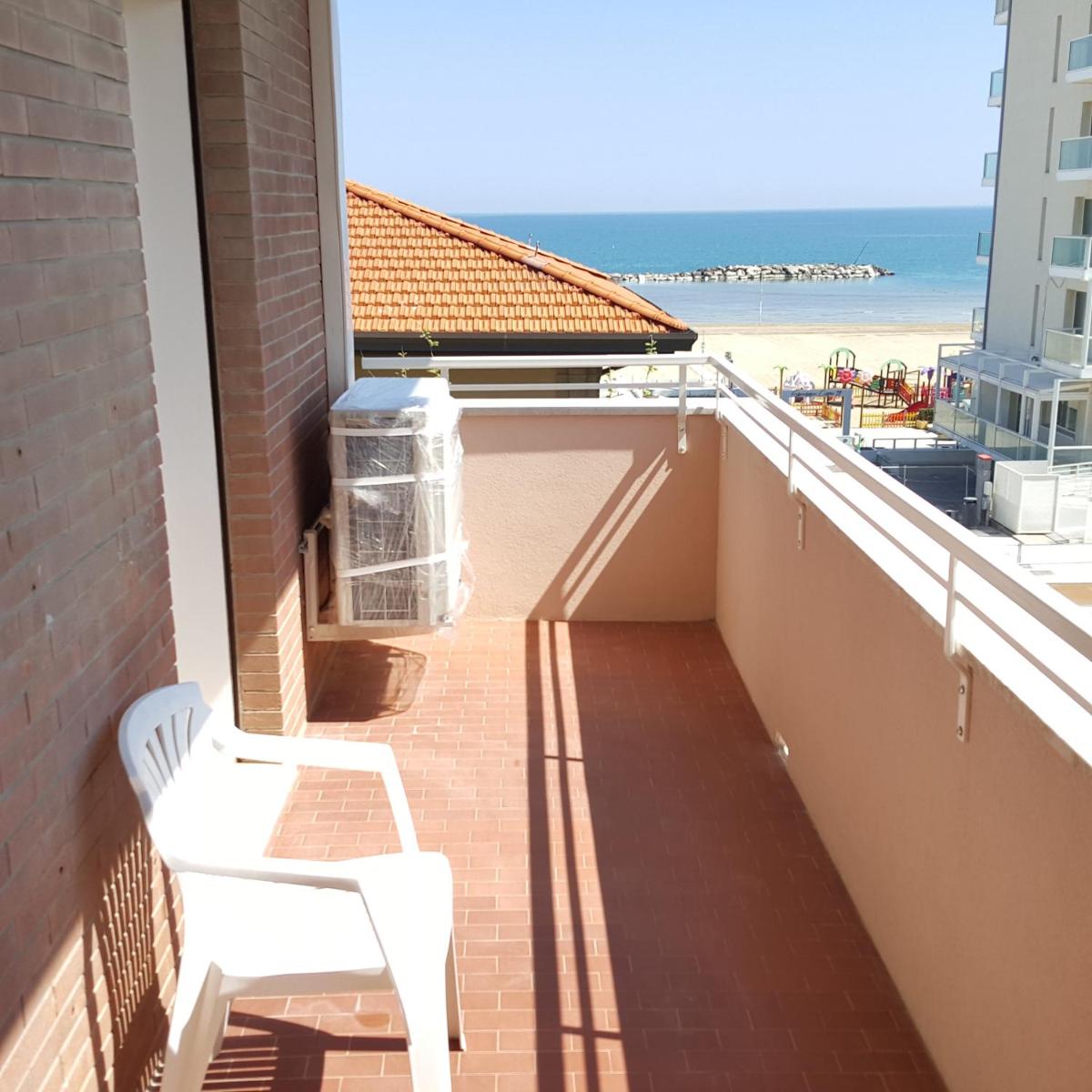 Appartamento 6 posti, con balconi vista mare photo 3