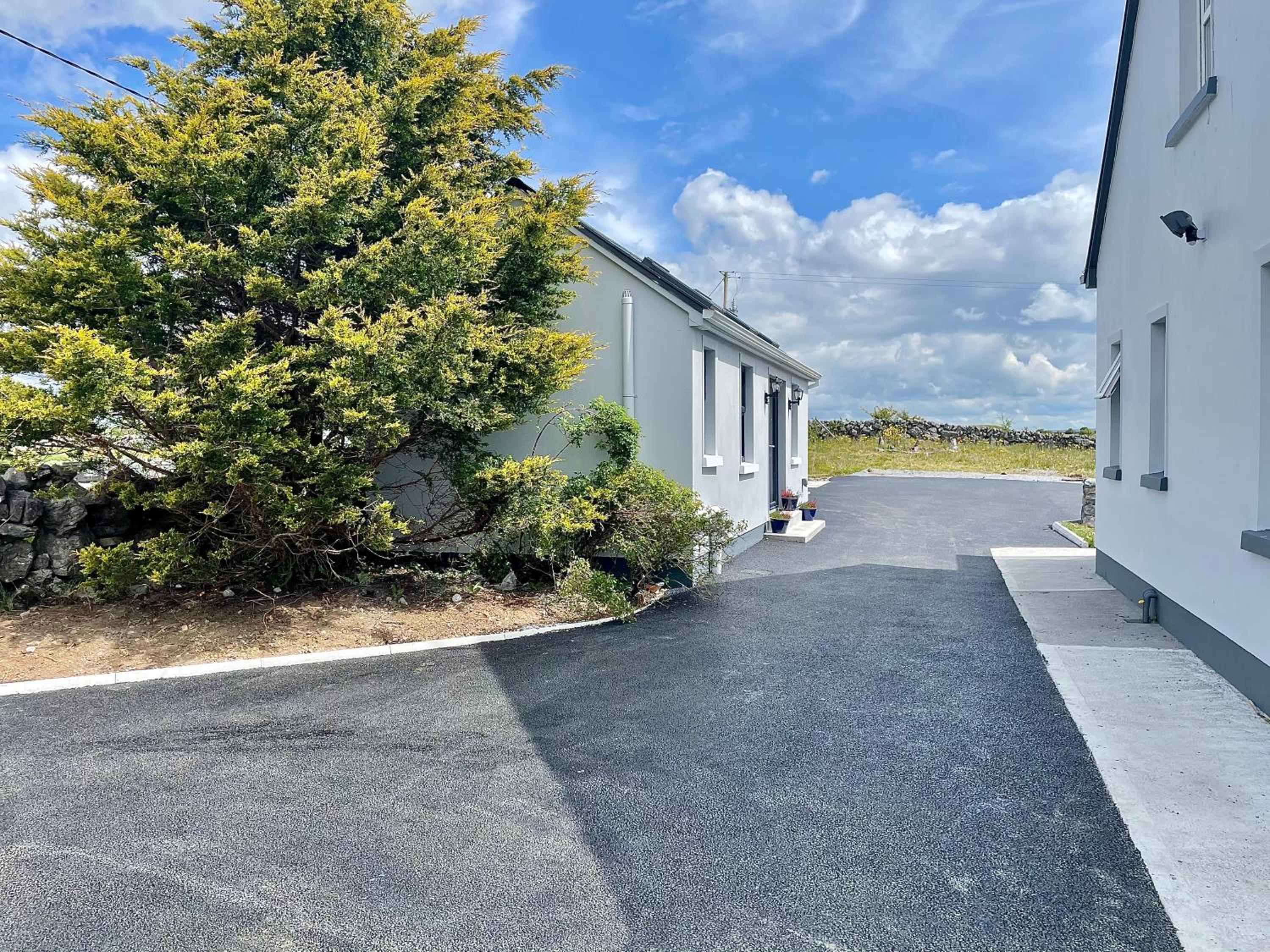 Tigh Noor - Escape to Kinvara by the sea! view 2