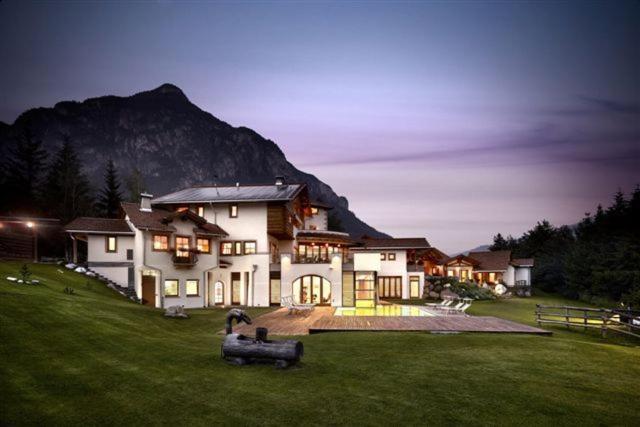 Castelir Suite Hotel photo 4