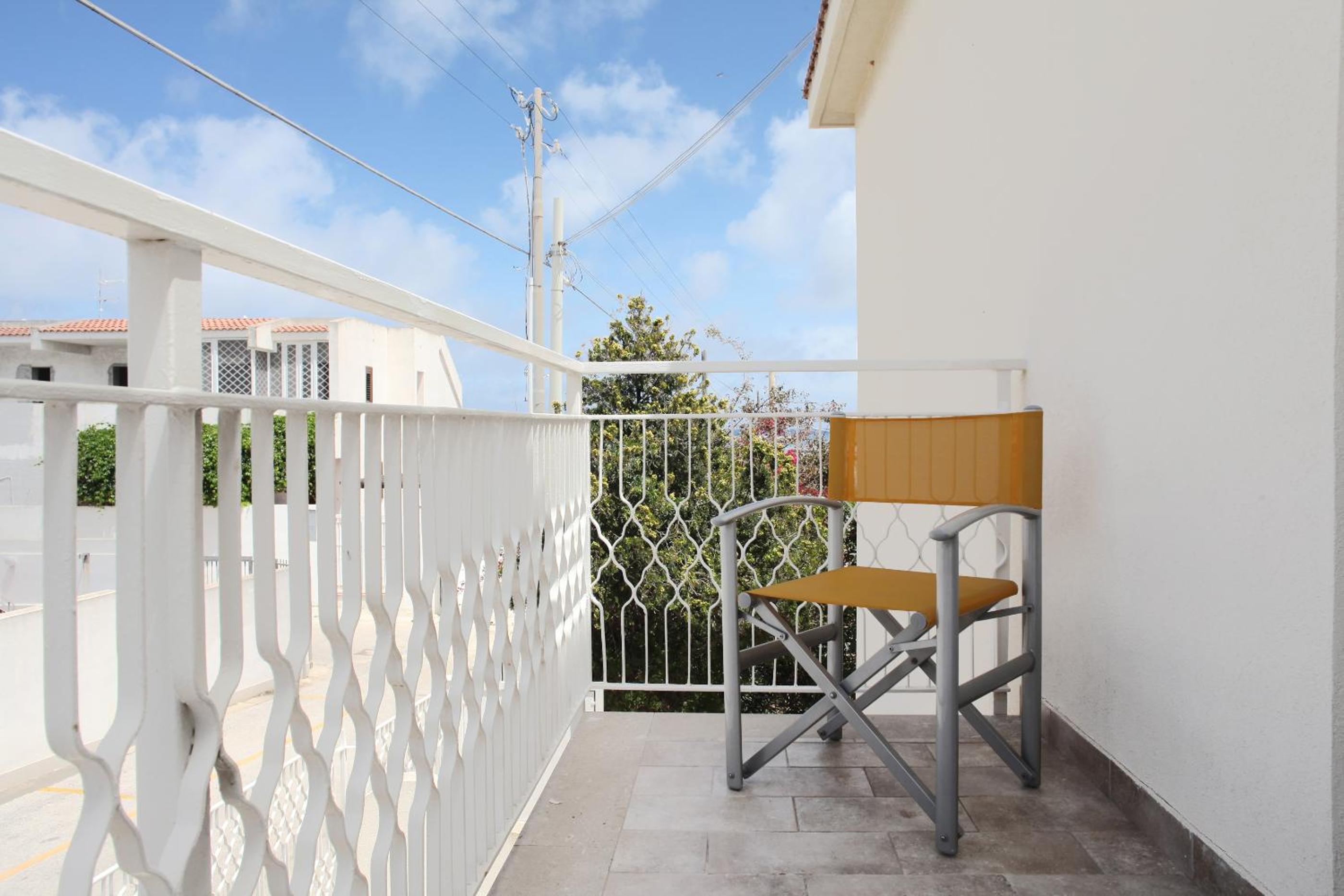 BeachSide Rooms & Suites view 4