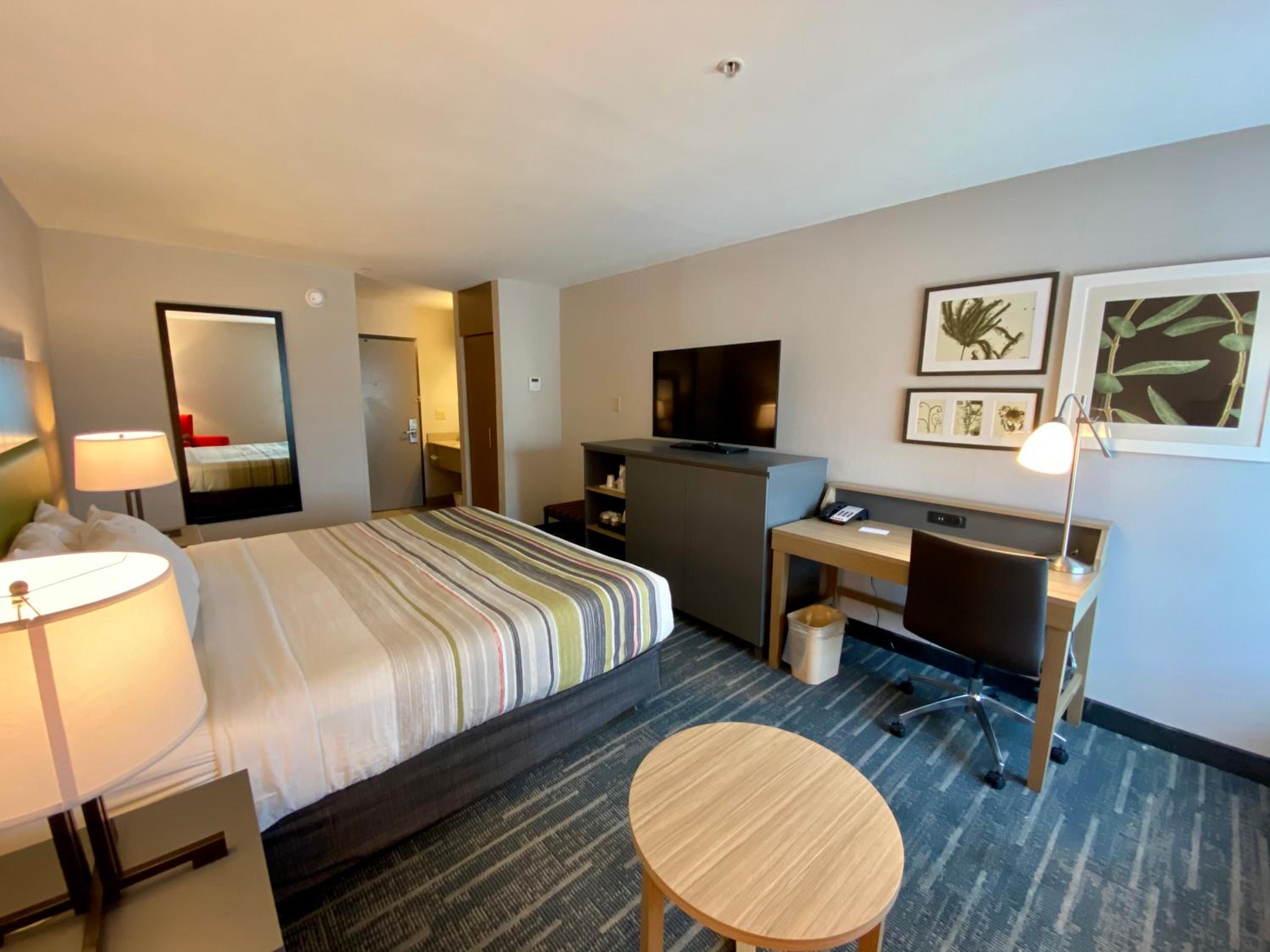 Dunn Vacations - Country Inn Suites by Radisson, Dunn, NC - Property Image 19