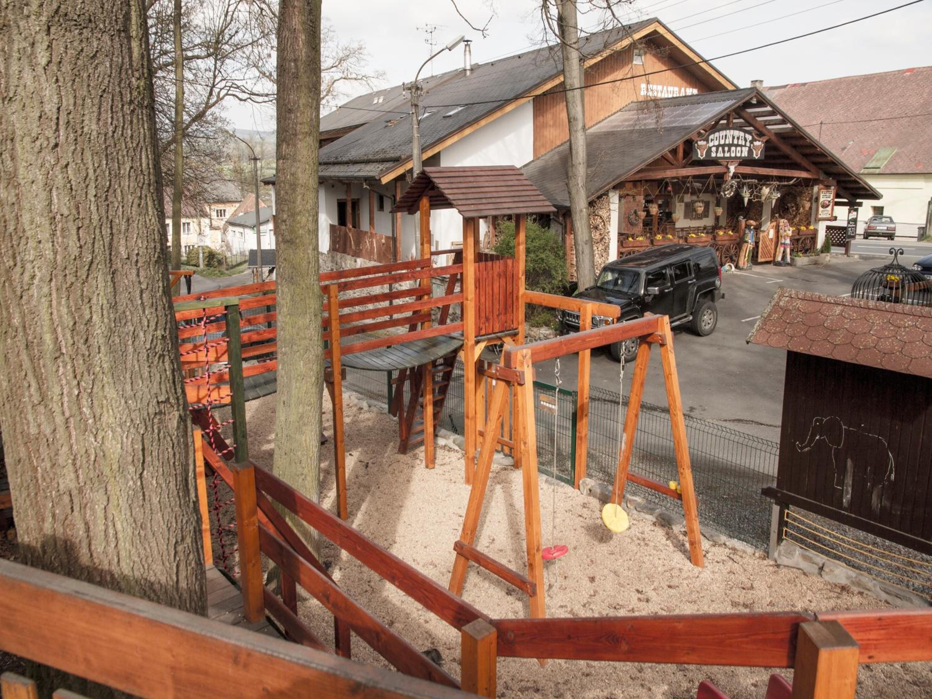 Steak Restaurant Penzion Country Saloon