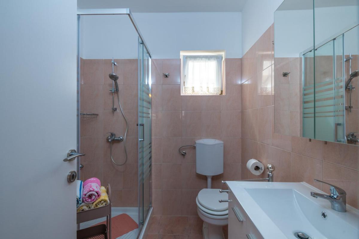 Apartment Green 29 view 3