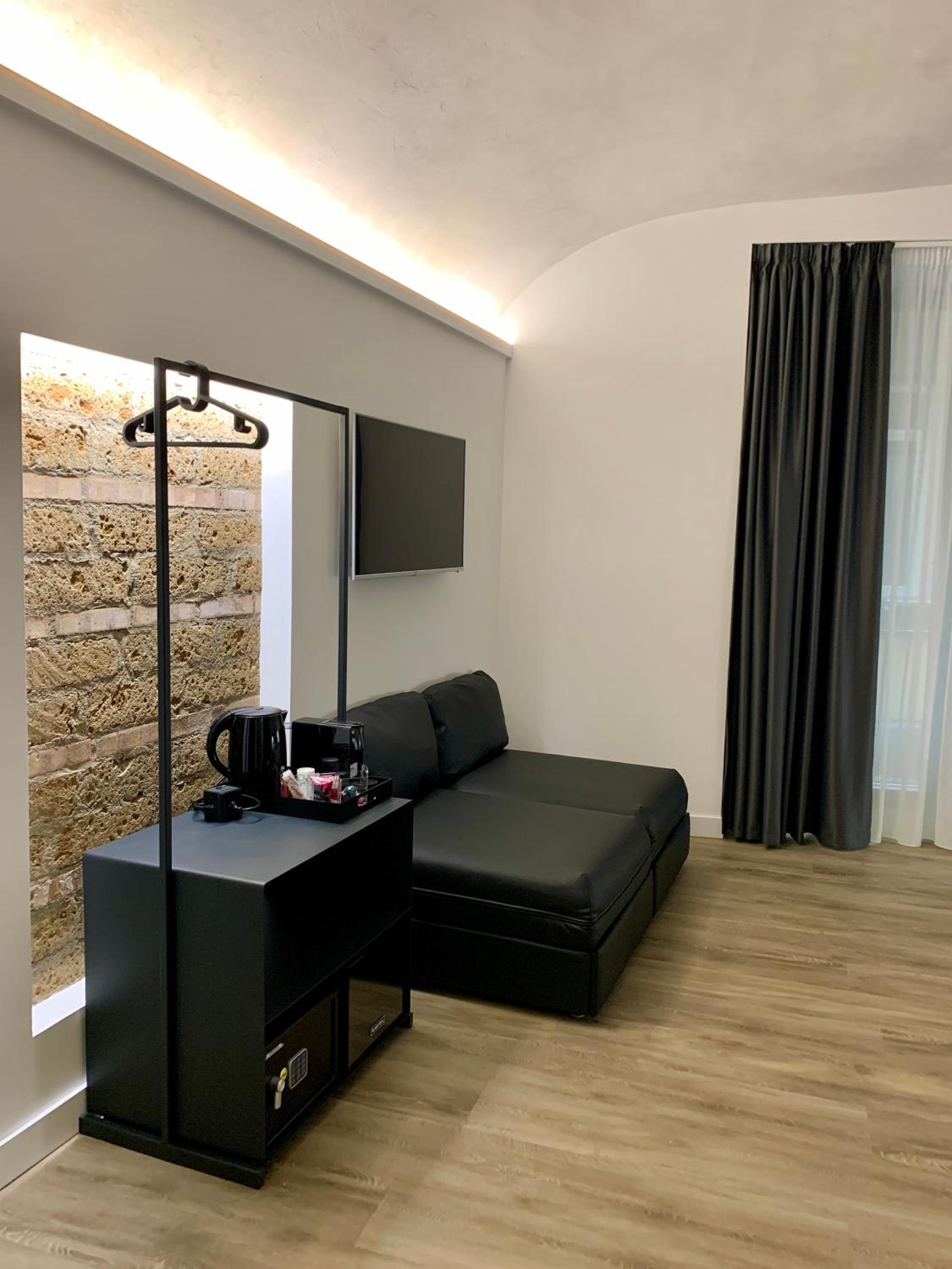 Toledo Boutique Rooms