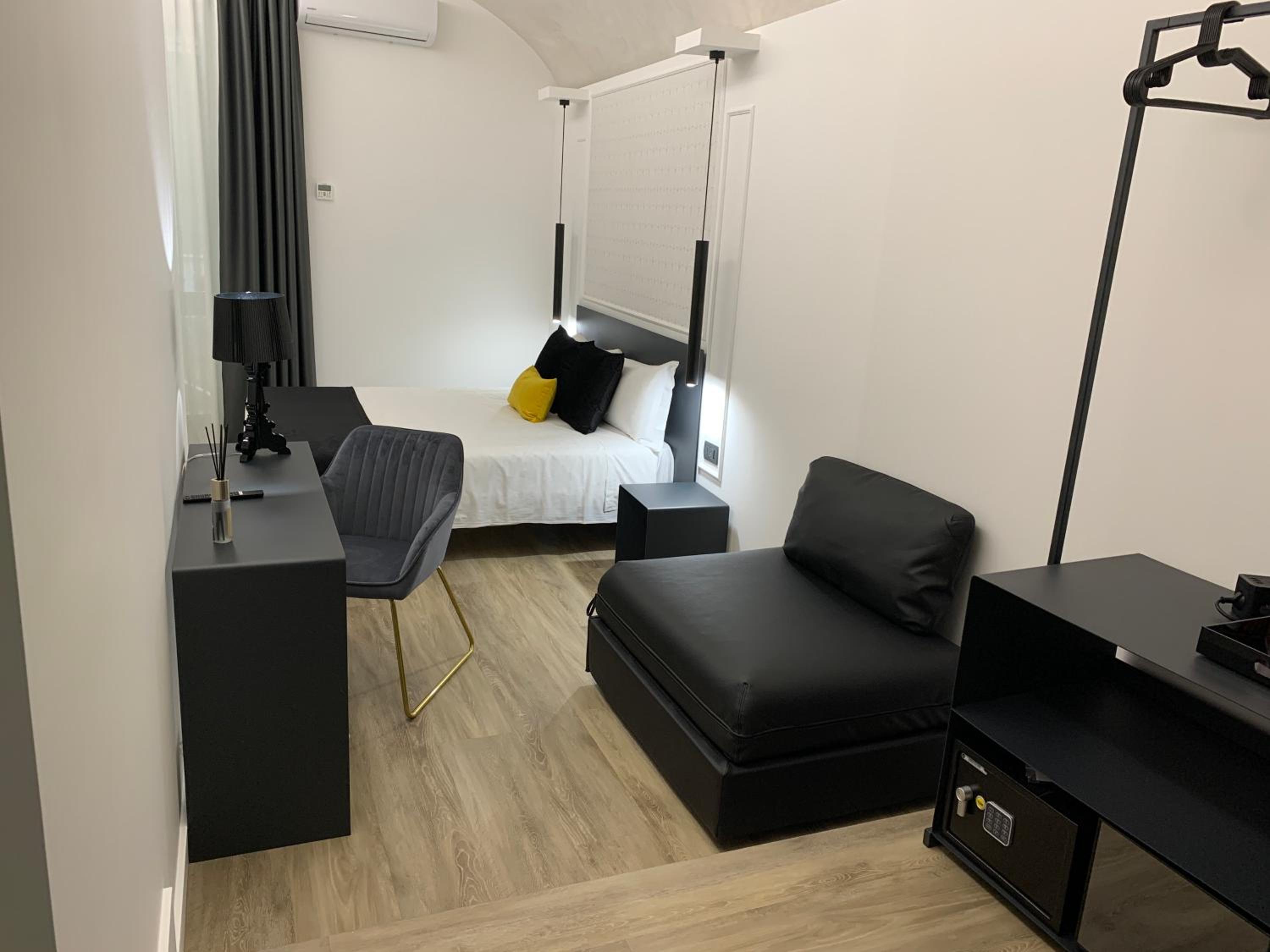 Toledo Boutique Rooms