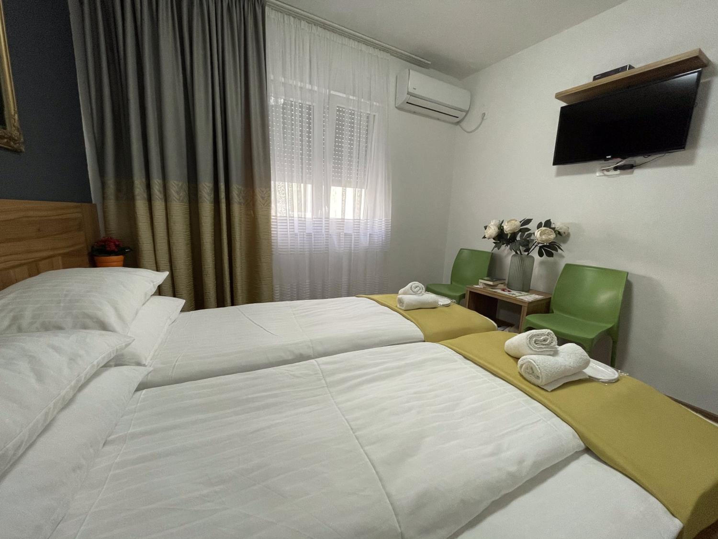 Guesthouse Check In