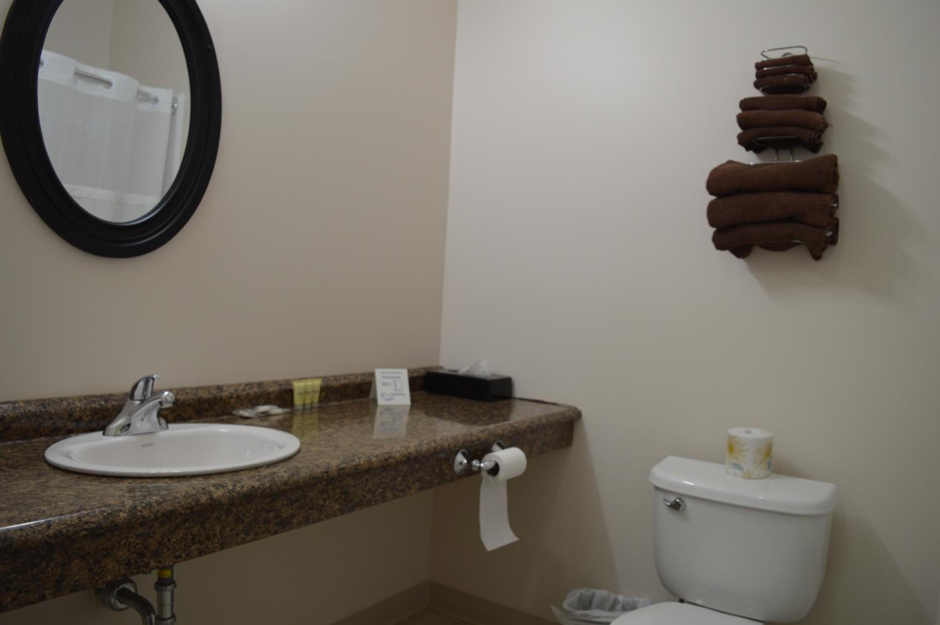 Auberge MacDonald Guest Inn