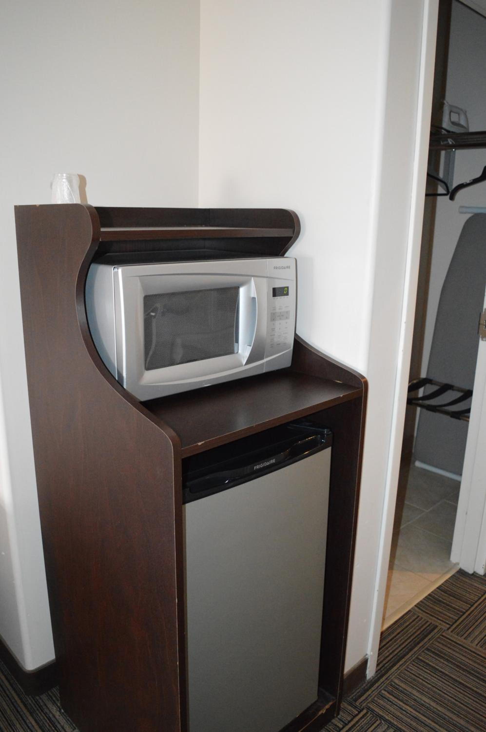 Auberge MacDonald Guest Inn