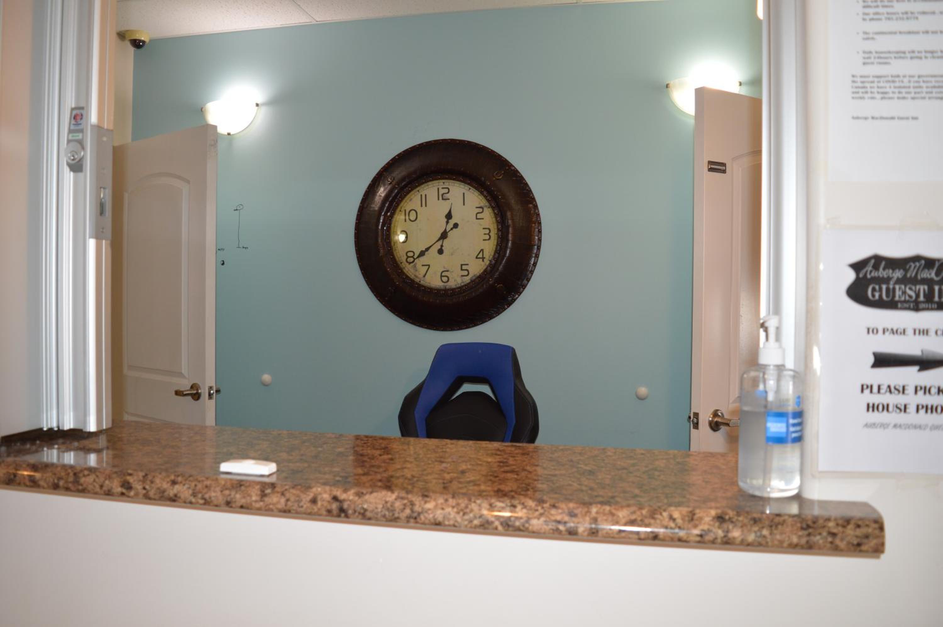 Auberge MacDonald Guest Inn