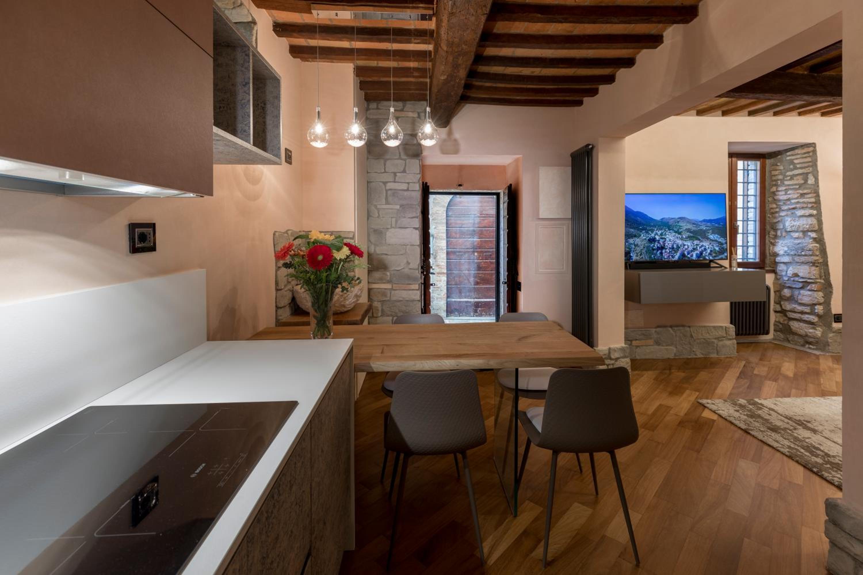 B&B Luxury Apartment Suite Gubbio 2 camere e divano letto view 5
