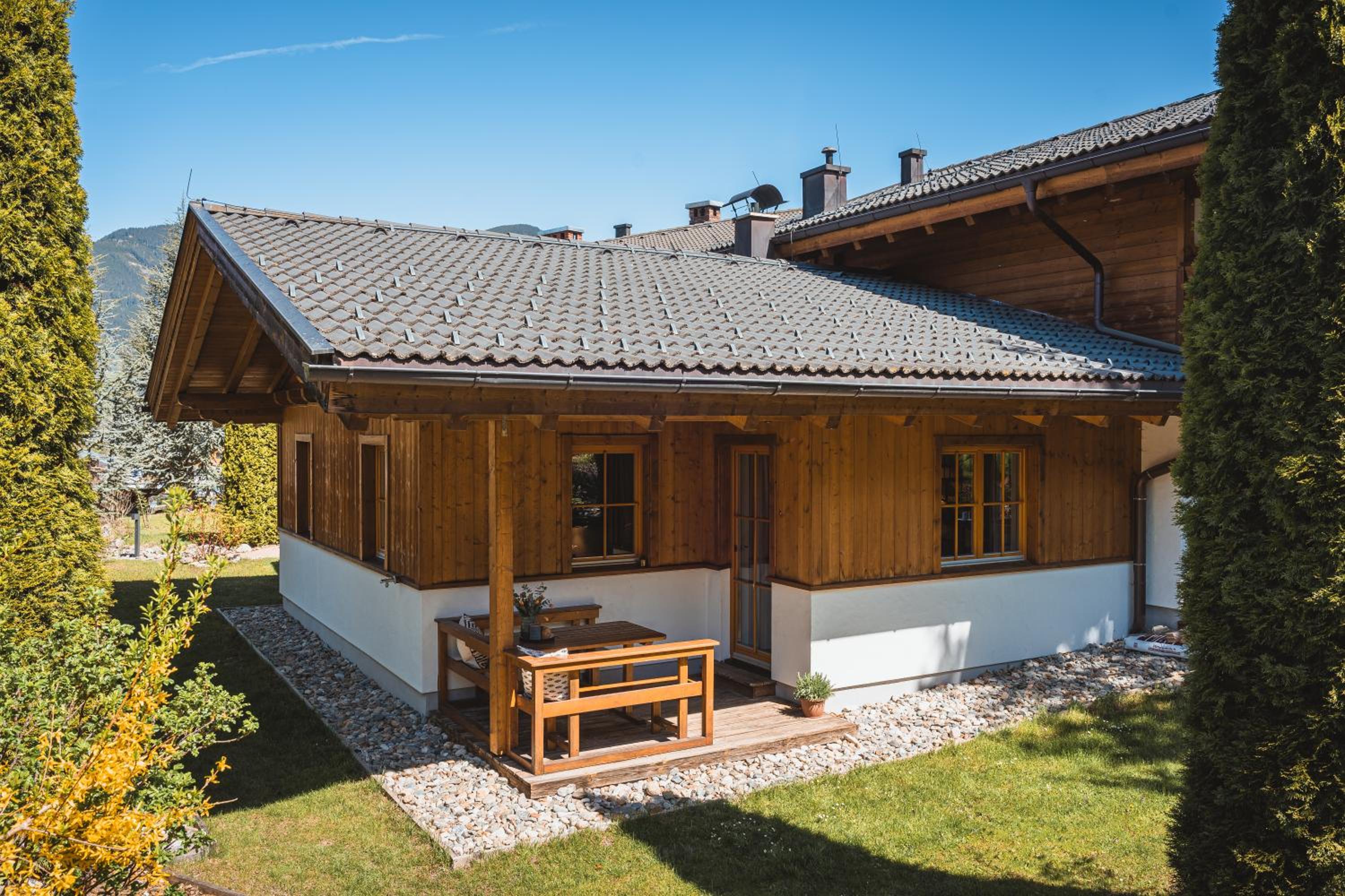 Dorfchalets & Apartments - in Kaprun centre including FREE entry Tauern Spa and Summer Card