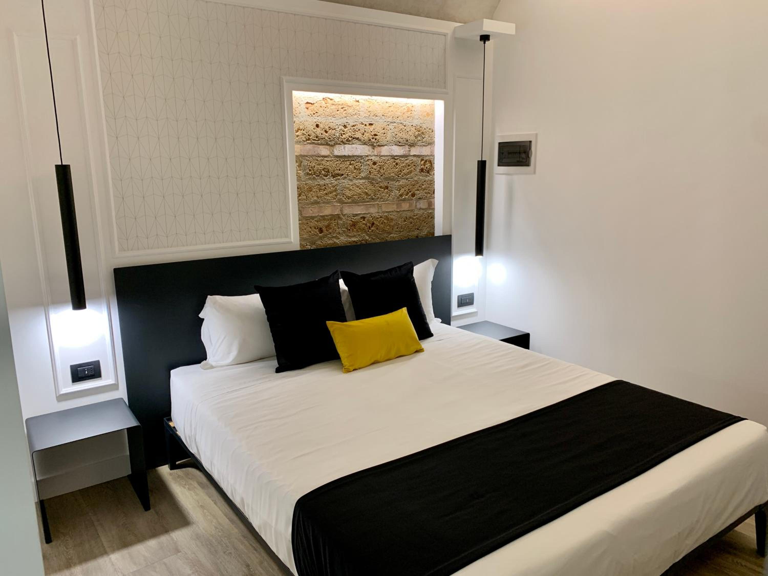 Toledo Boutique Rooms