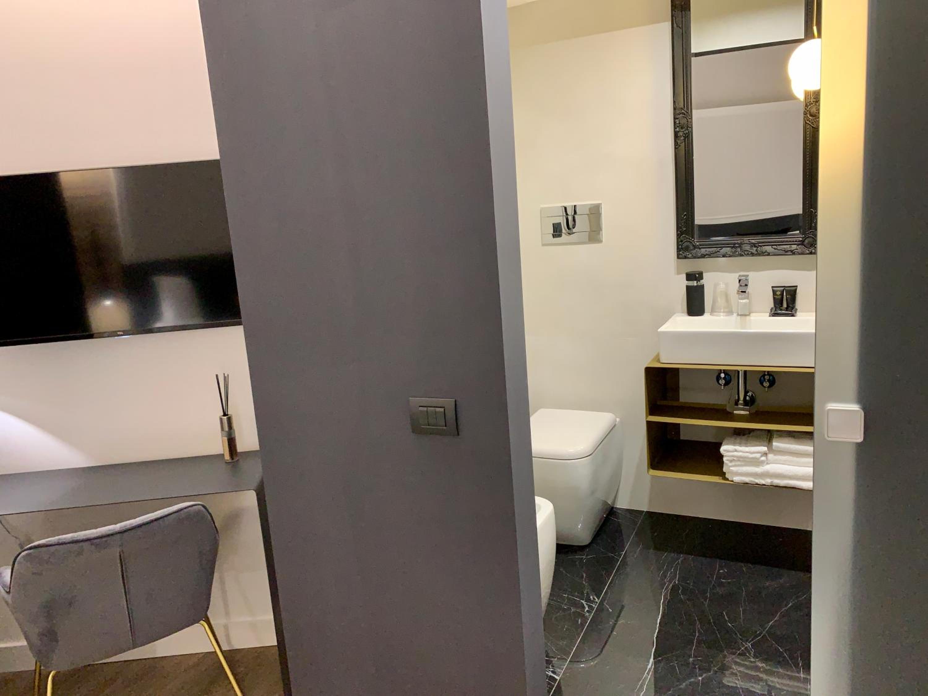 Toledo Boutique Rooms