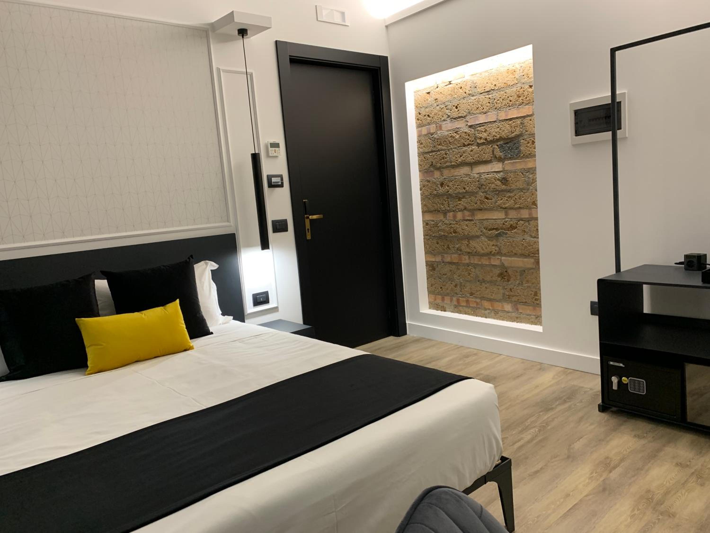 Toledo Boutique Rooms