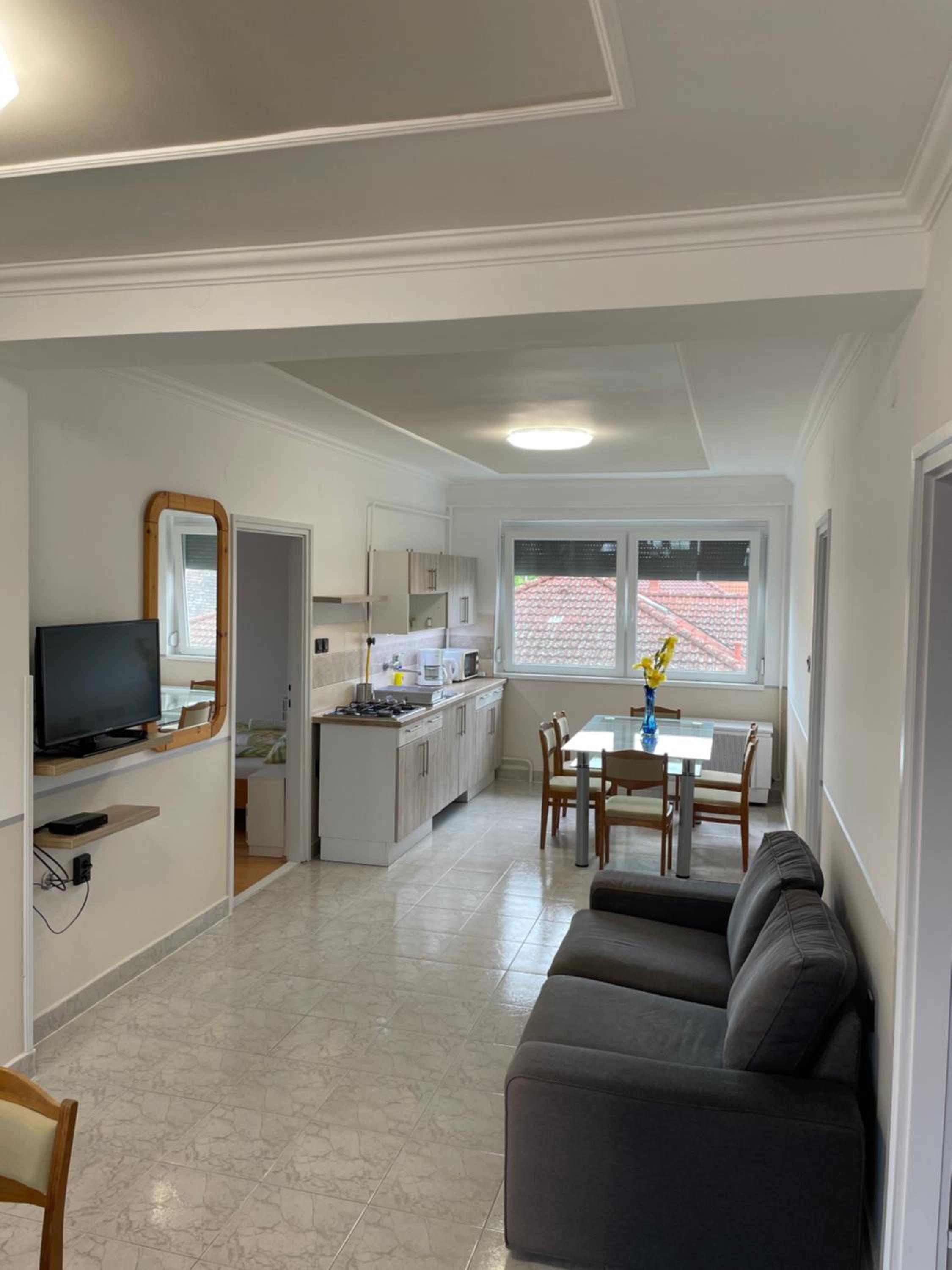 Pingvin Cukrászda Apartman felső szint view 4