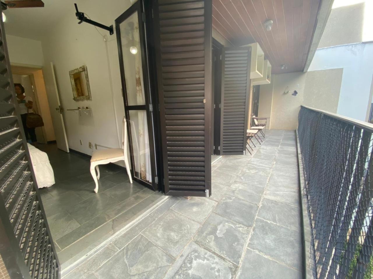 Hotel Confortável Apto.Com Piscina para 8 pessoas-Ubatuba-Enseada - Image 1