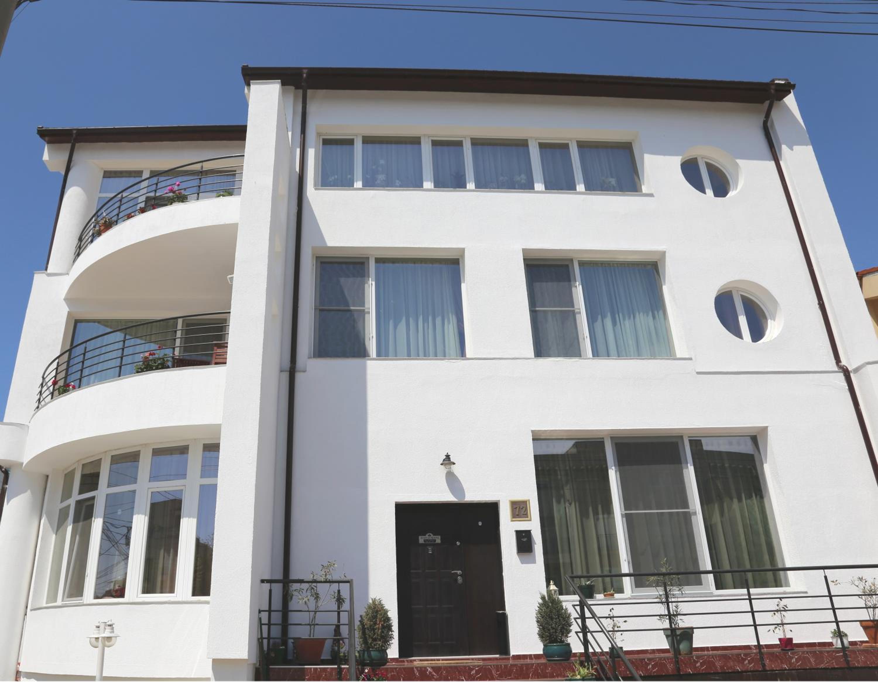Boutique Vila White Duchess