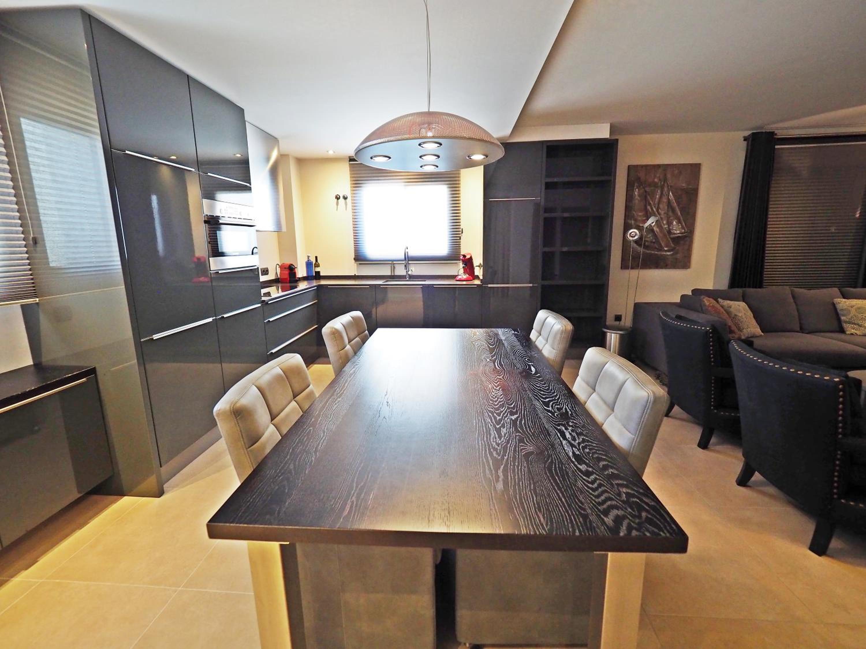 Luxe vakantieappartement aan de jachthaven van Altea met frontaal zeezicht view 4