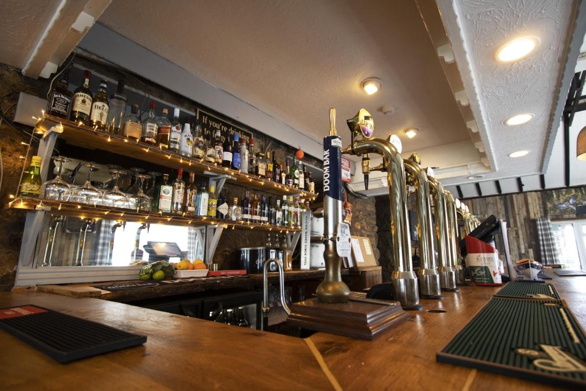 bar
