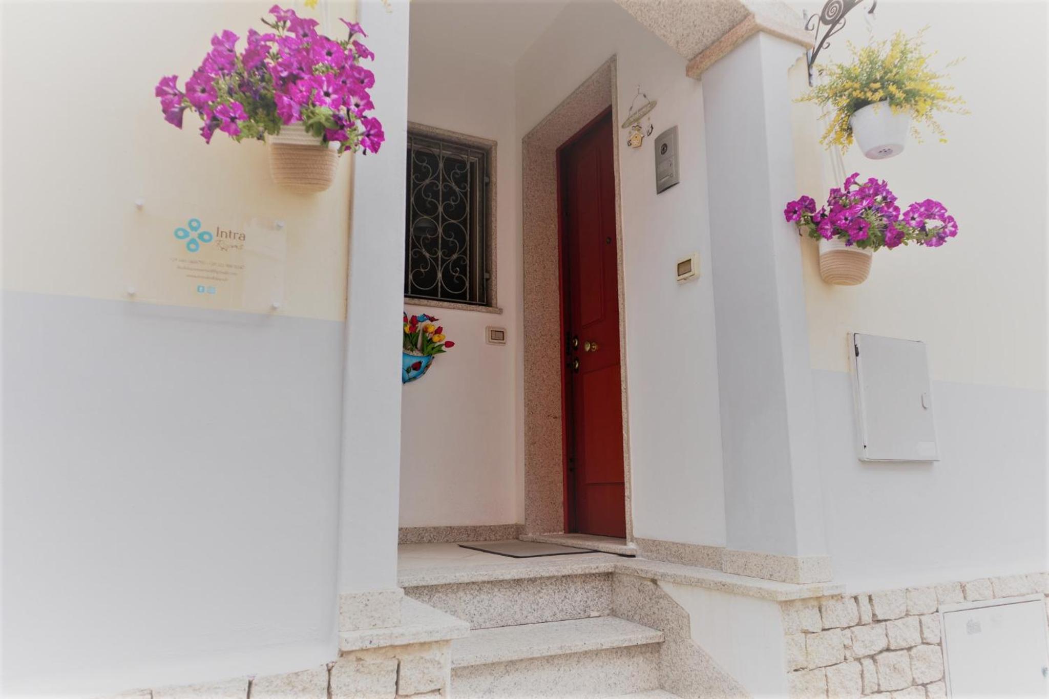 Hotel Intra Rooms - Image 1