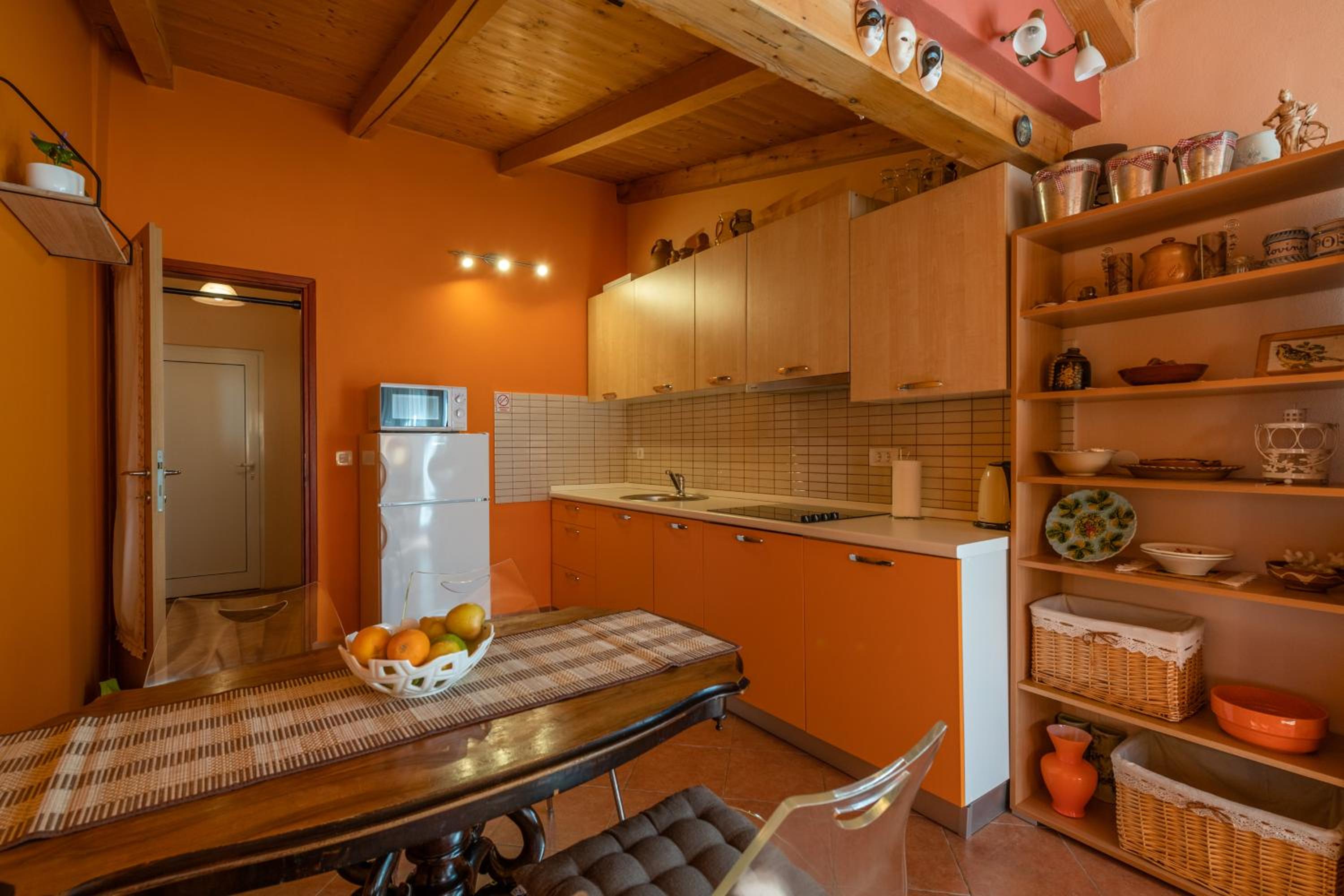 Apartment Orange 29 view 5
