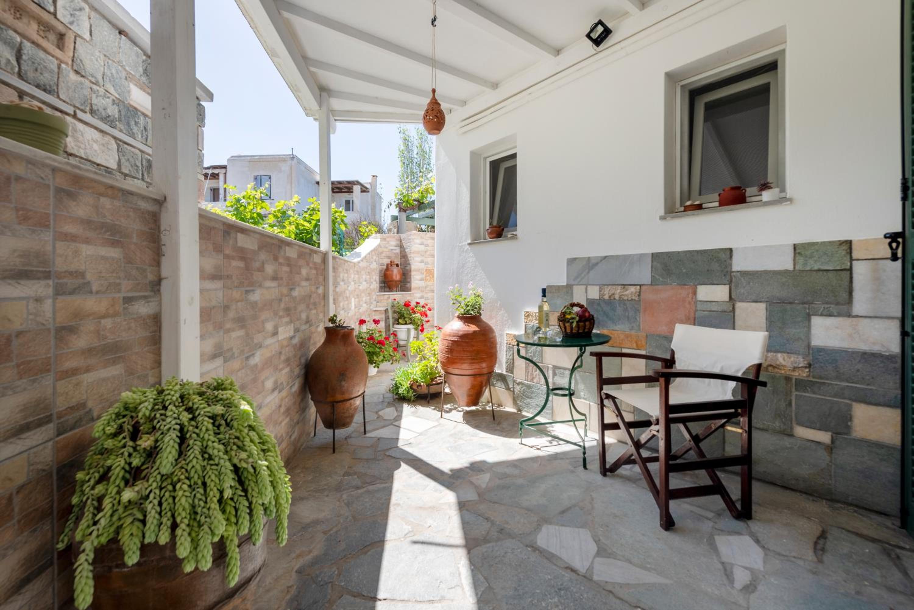 Margarita Studios, apartamentos en Parikia con jardín