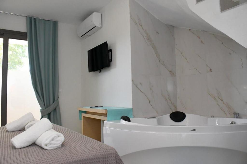 Jacuzzi