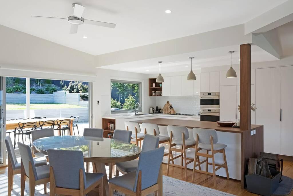 ADS on Collins - 4 bedroom and Pet Friendly