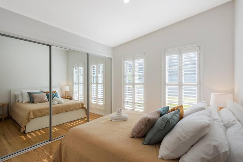ADS on Collins - 4 bedroom and Pet Friendly