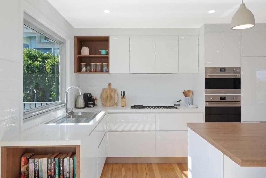 ADS on Collins - 4 bedroom and Pet Friendly