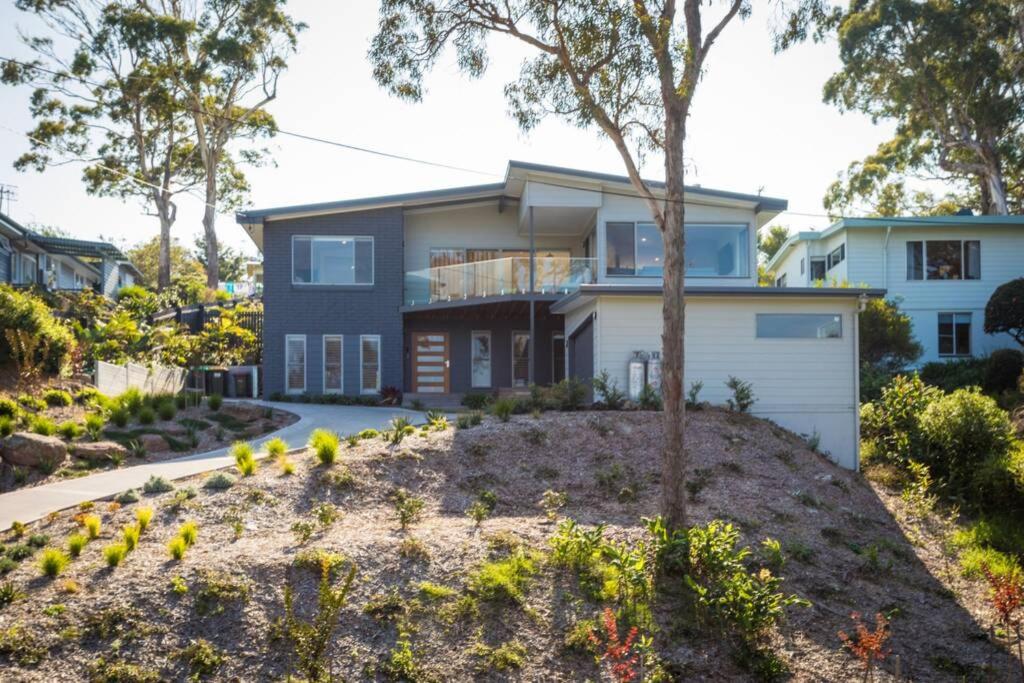 ADS on Collins - 4 bedroom and Pet Friendly
