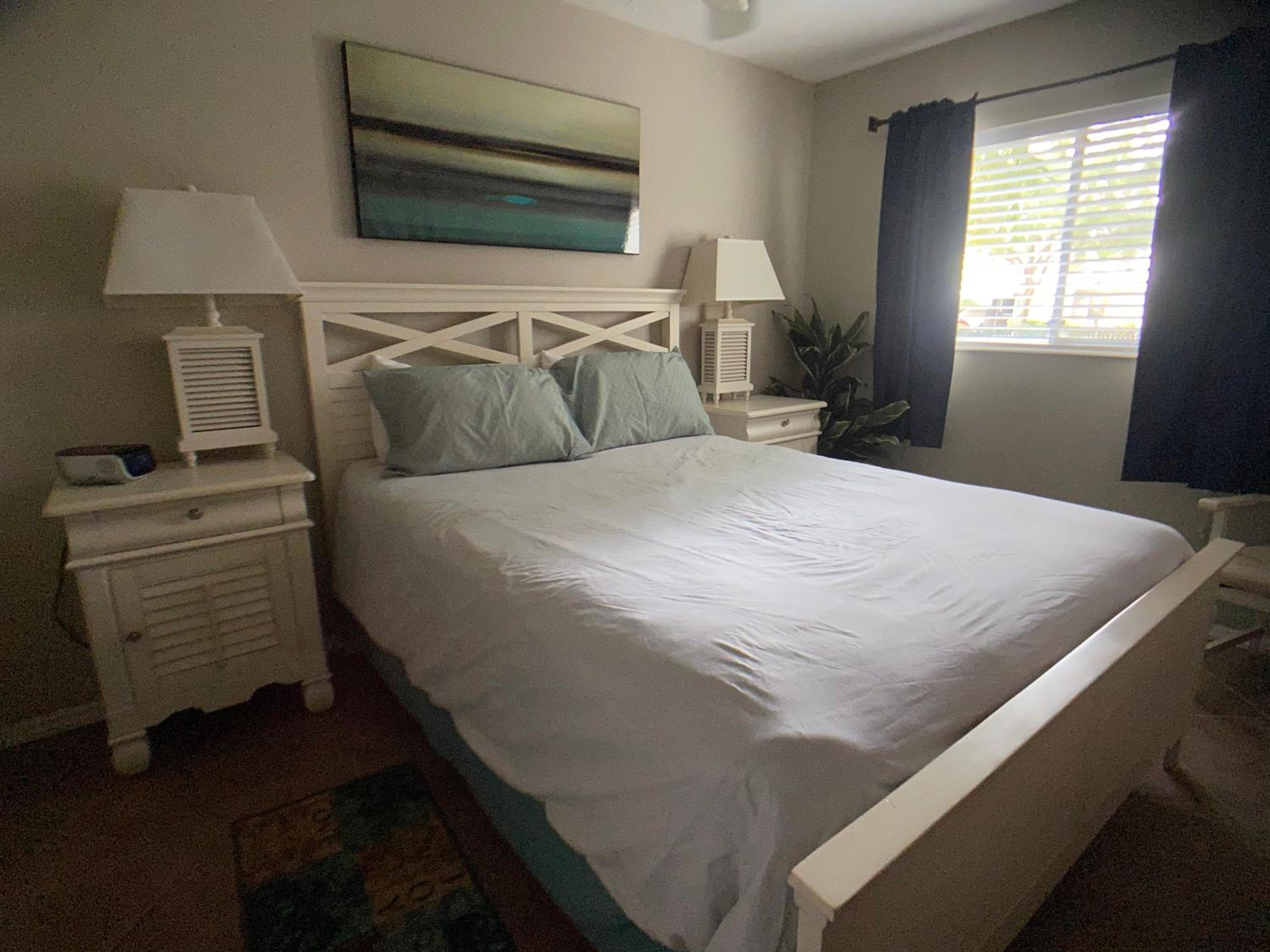 Elegant 1 Bedroom Condo With Swimming Pool Gym Access All Included In Convenient Fort Myers Location Near Golf Courses and Sanibel Island view 4