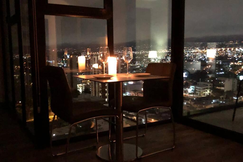 Amazing views SJO, Cozy, Equipped. 24/7 Concierge