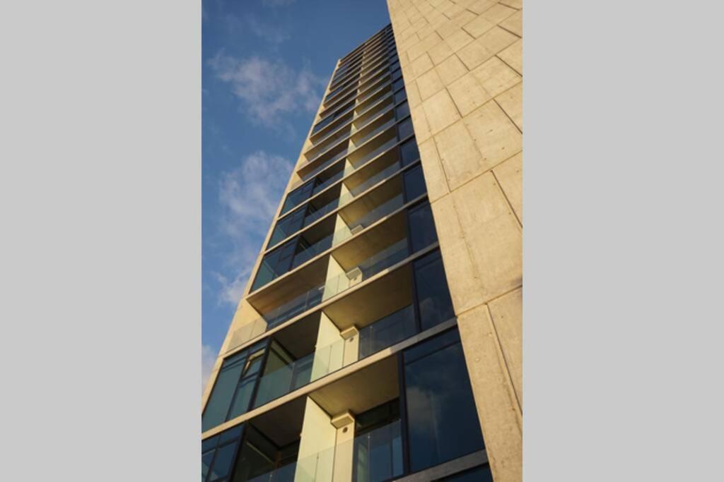 Amazing views SJO, Cozy, Equipped. 24/7 Concierge