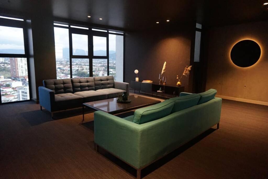 Amazing views SJO, Cozy, Equipped. 24/7 Concierge