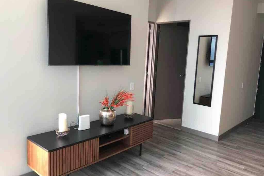 Amazing views SJO, Cozy, Equipped. 24/7 Concierge