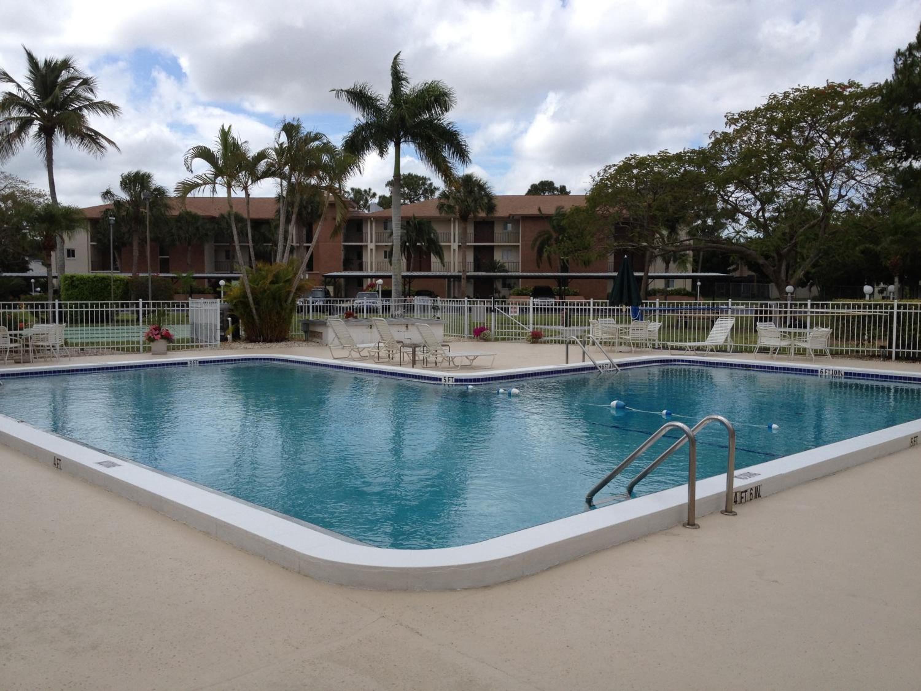 Elegant 1 Bedroom Condo With Swimming Pool Gym Access All Included In Convenient Fort Myers Location Near Golf Courses and Sanibel Island view 2