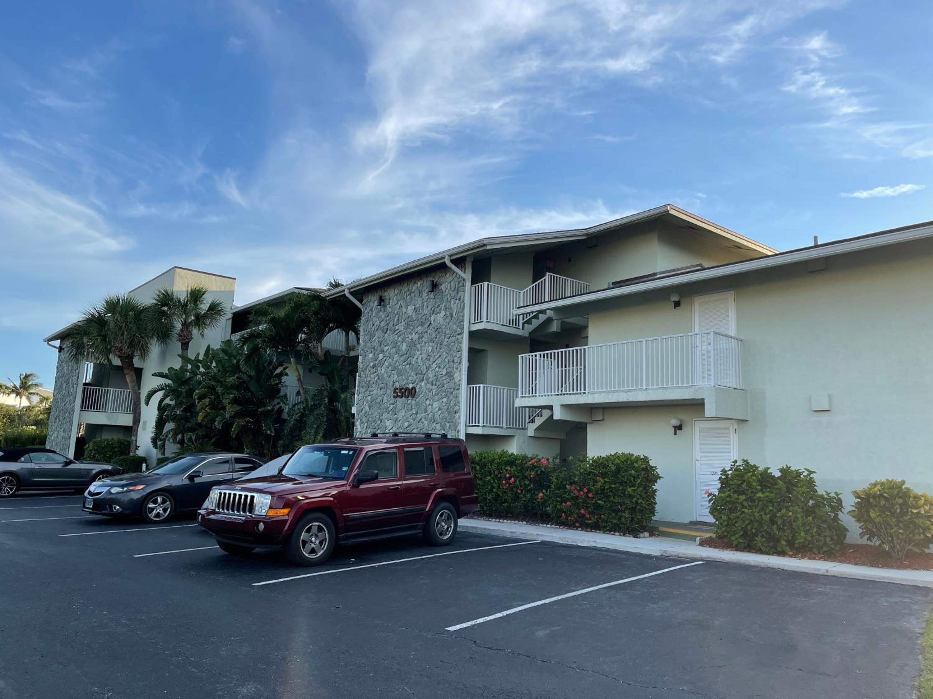Excellent beach front community, golf course, tennis, sunny weather year round!
