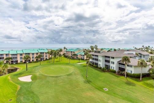 Excellent beach front community, golf course, tennis, sunny weather year round!