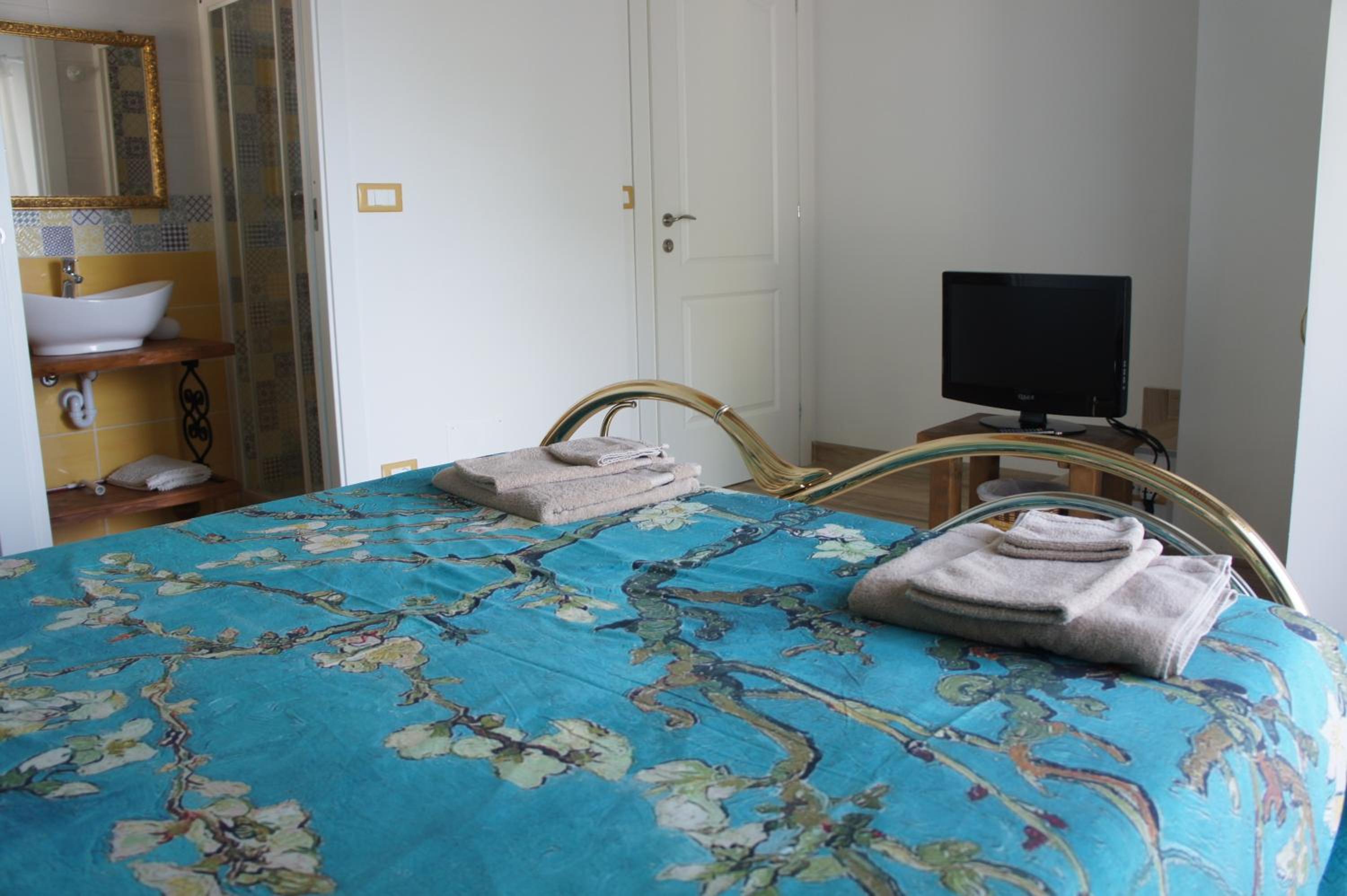 Photo 10