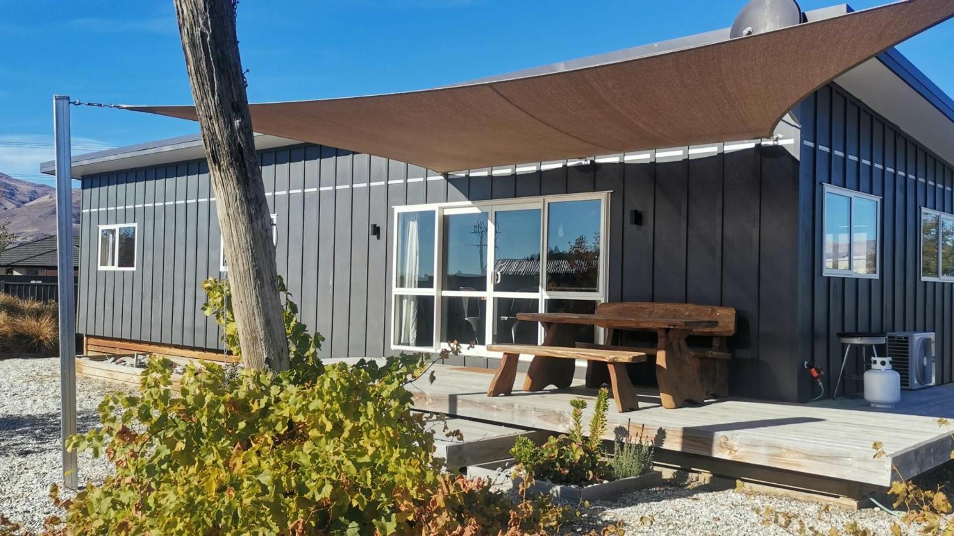 Cromwell Safari Bach - Holiday Home view 5