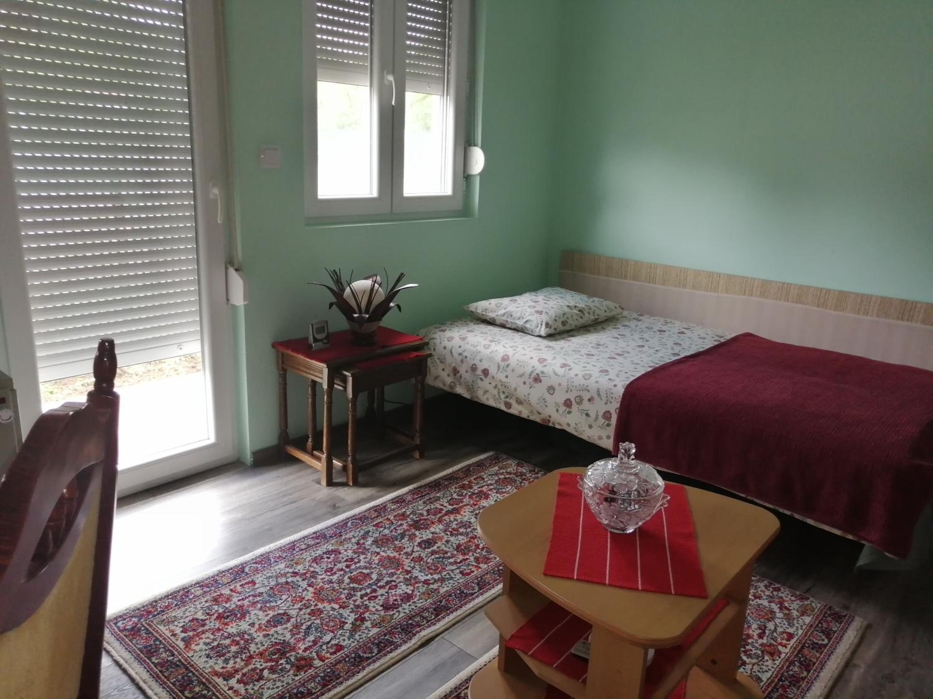 Airport apartment T&T