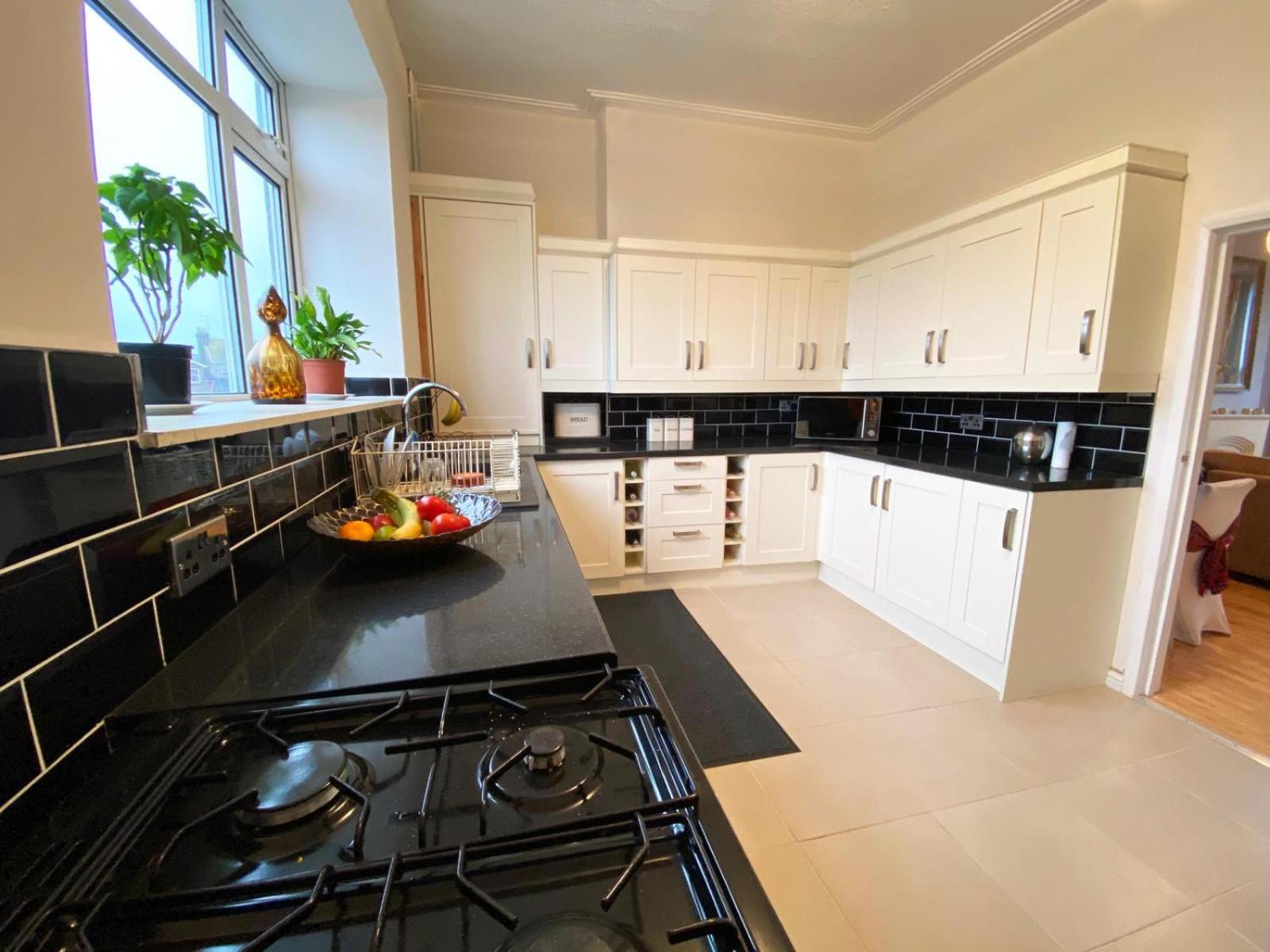Elegant Apartment view 4