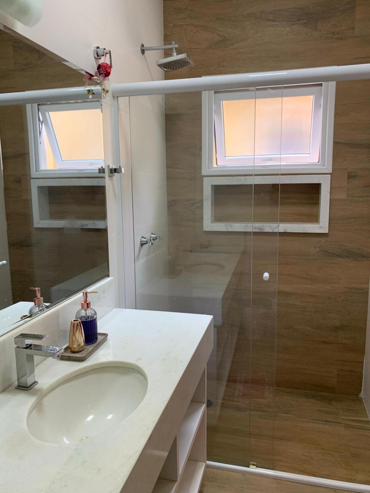 Casa em condomínio fechado, com piscina privativa em Juquehy