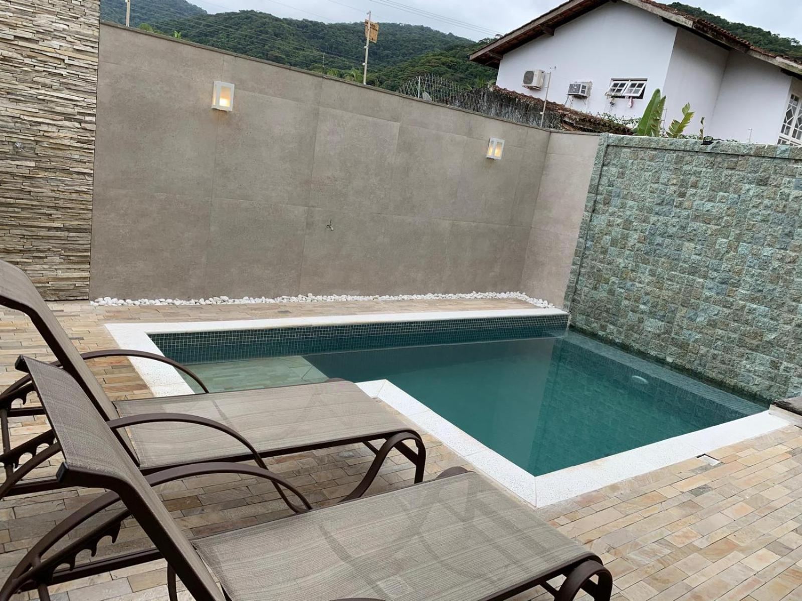 Casa em condomínio fechado, com piscina privativa em Juquehy