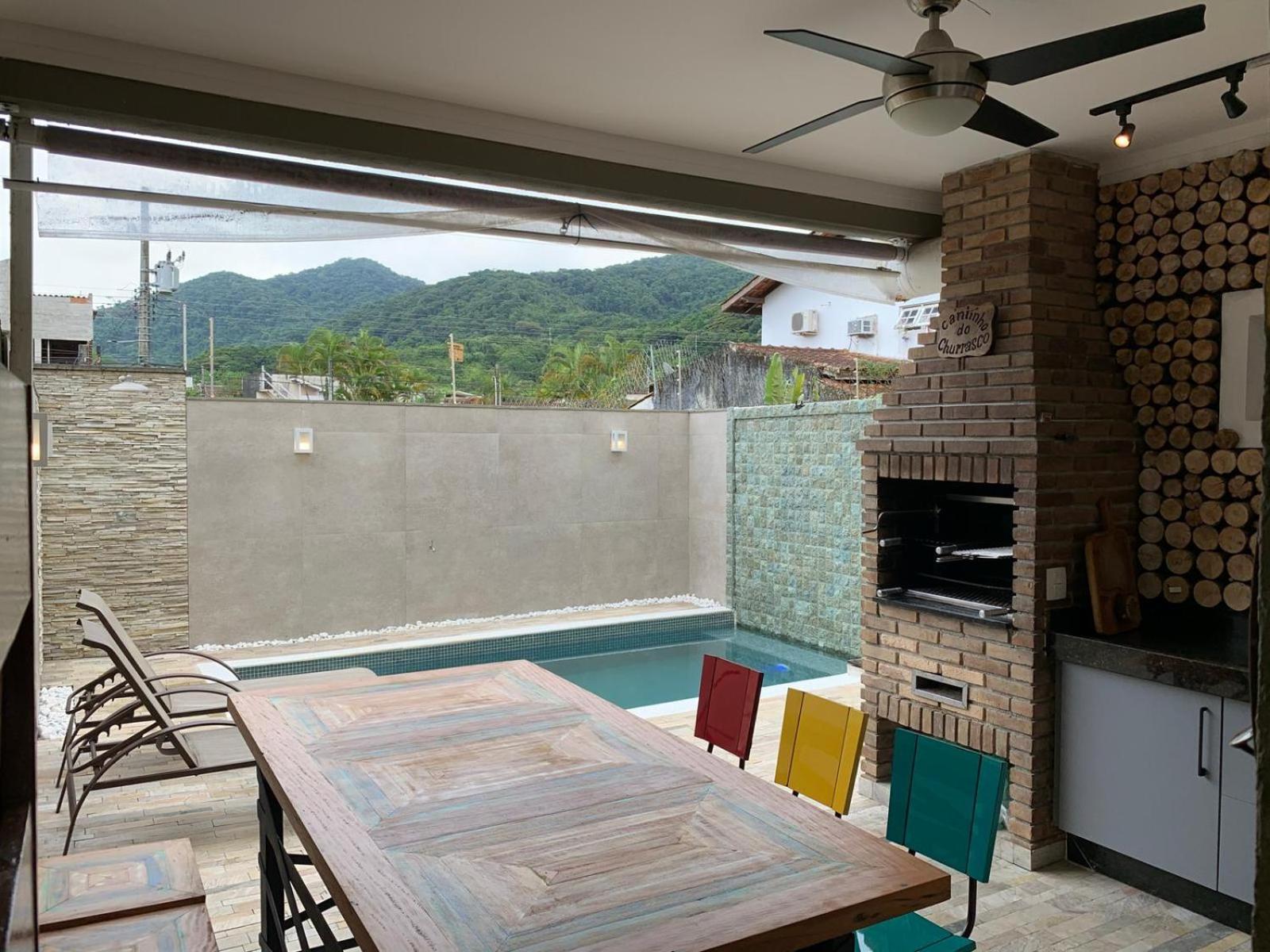 Casa em condomínio fechado, com piscina privativa em Juquehy