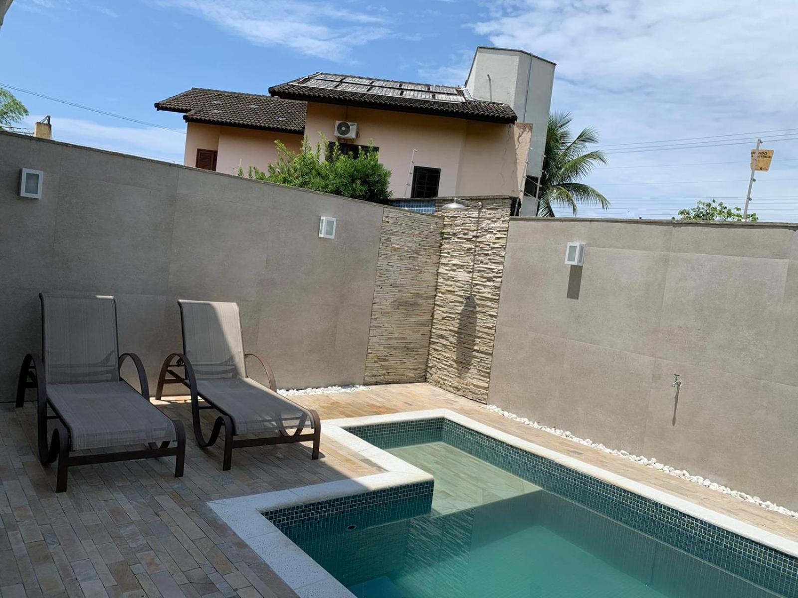 Casa em condomínio fechado, com piscina privativa em Juquehy