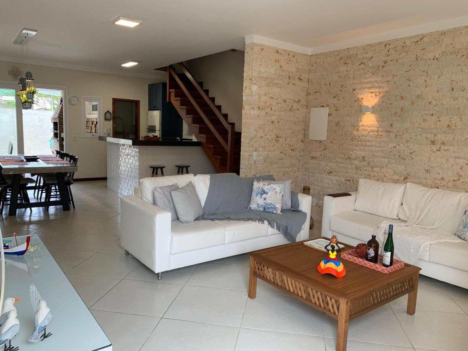 Casa em condomínio fechado, com piscina privativa em Juquehy